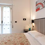 Saint Tropez - 酒店 皮内托