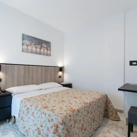 Hotell Saint Tropez - 3*