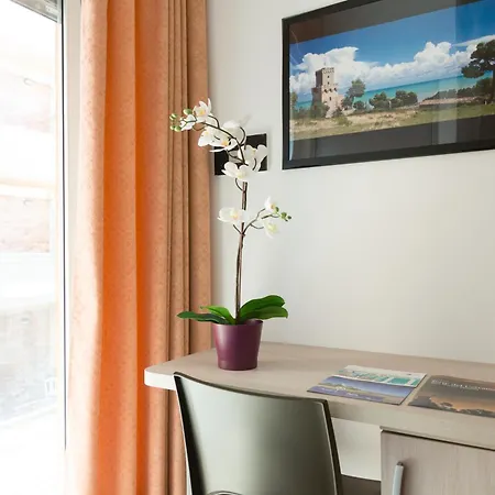 Saint Tropez - Ξενοδοχείο Pineto