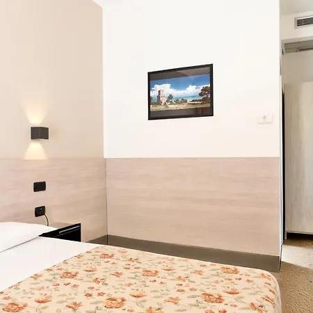 Hotel Saint Tropez - Pineto