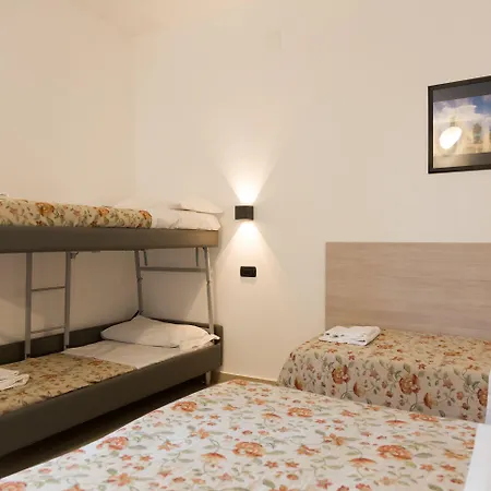 Отель Saint Tropez -