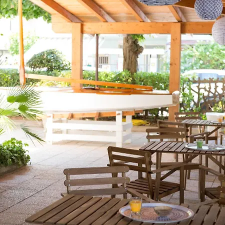 Hotel Saint Tropez - Pineto