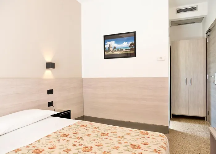 Hotel Saint Tropez - Pineto