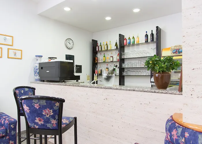 Ξενοδοχείο Saint Tropez - Pineto