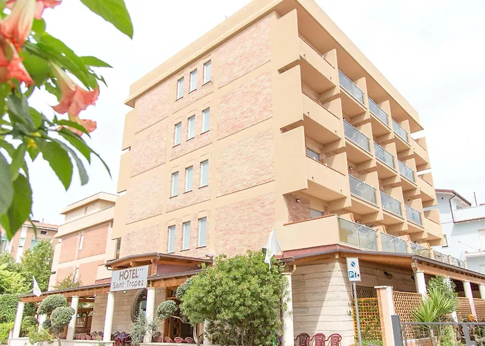 Ξενοδοχείο Saint Tropez - 3*